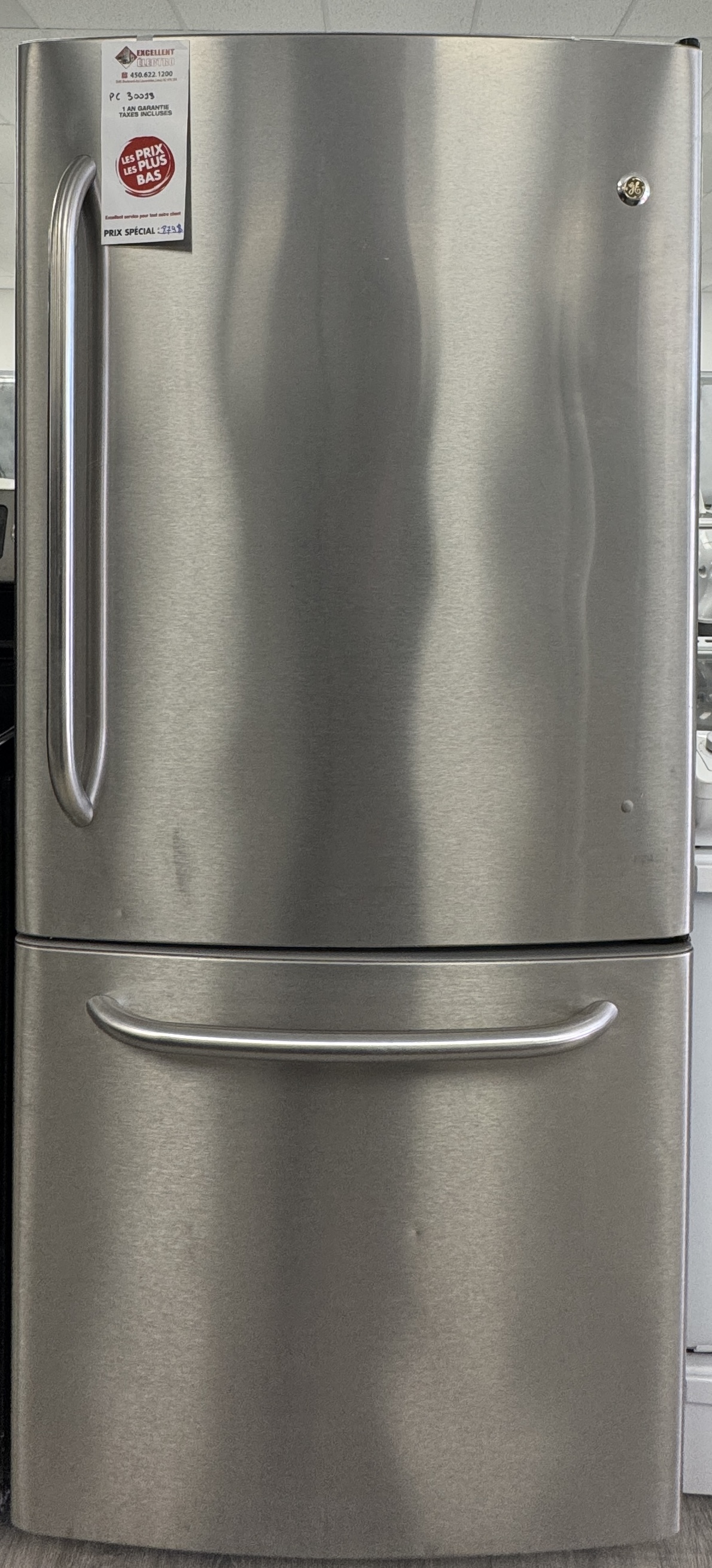 GE Profile - 30'' Refrigerator - Stainless Steel - Bottom Freezer - Refurbished - 30013
